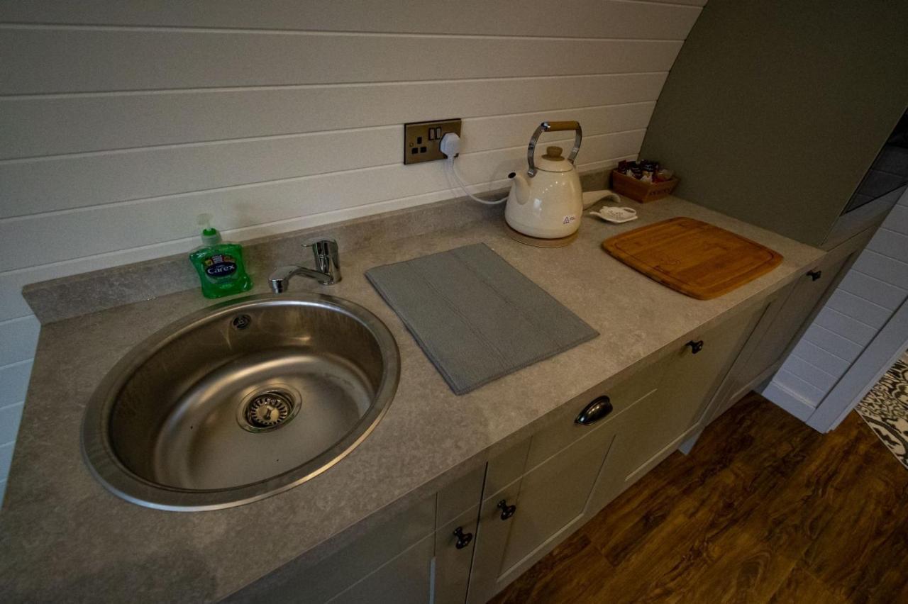 1-Bed Pod Cabin In Beautiful Surroundings Wrexham Buitenkant foto